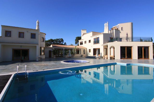 Golf Property_for_sale_in_Vilamoura_EMA12095