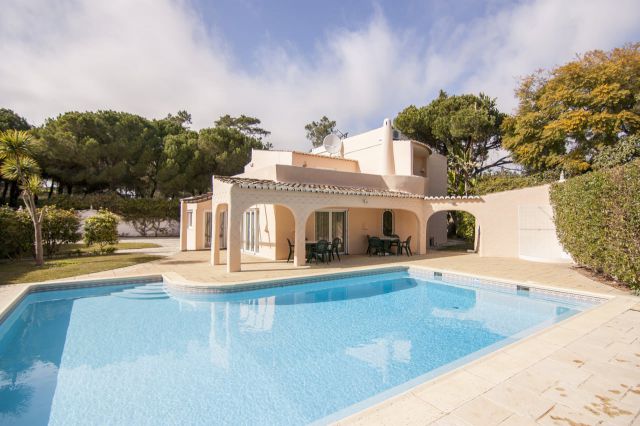 Villa_for_sale_in_Vilamoura_EMA12098