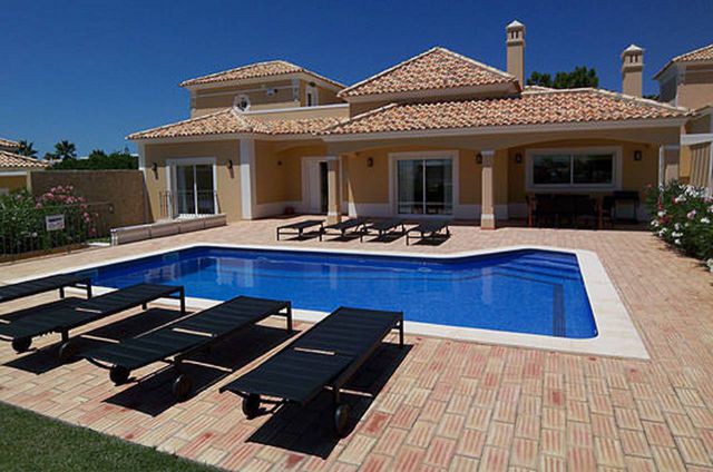 Villa_for_sale_in_Albufeira_EMA12188