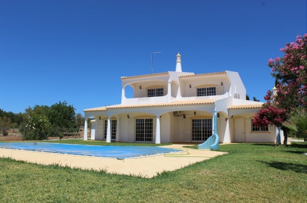 House_for_sale_in_Vilamoura_LFI12735