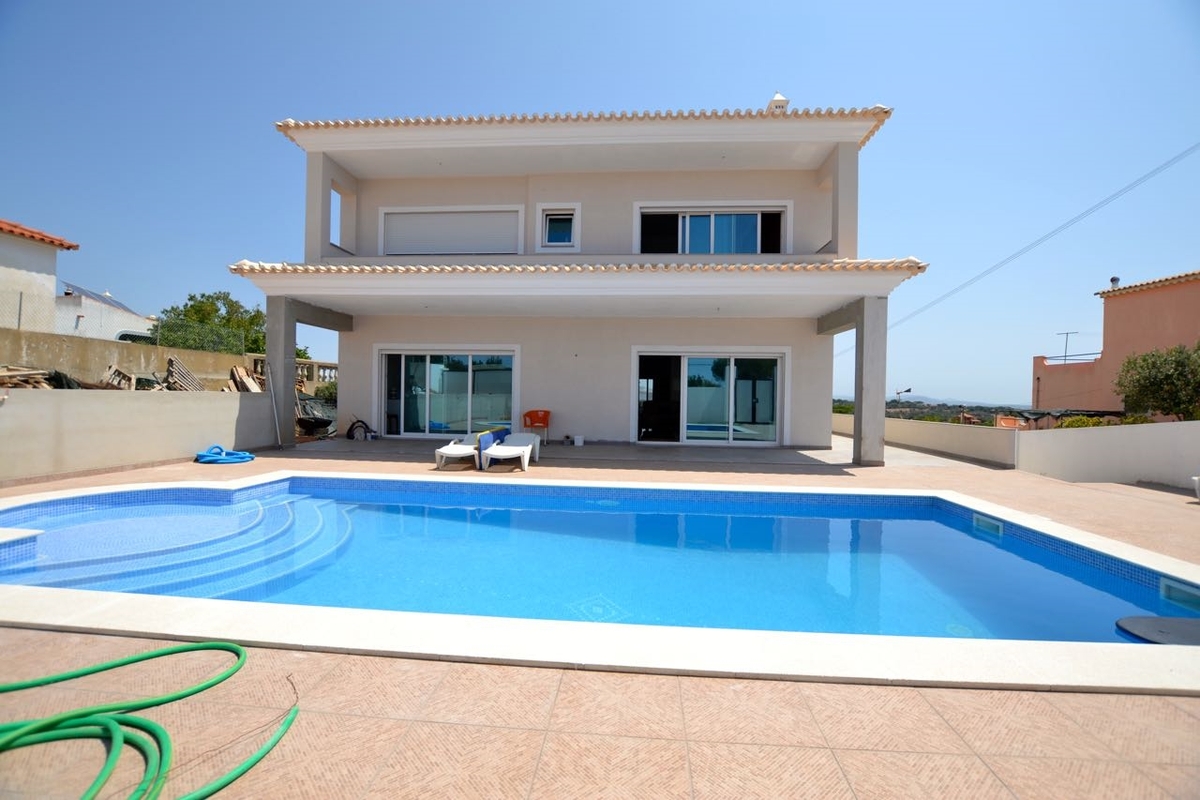 Villa_for_sale_in_Albufeira_LSA13906
