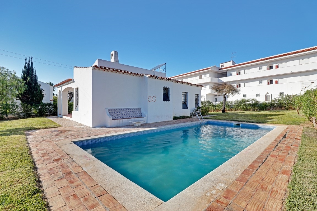 Villa_for_sale_in_Albufeira_LSA13914