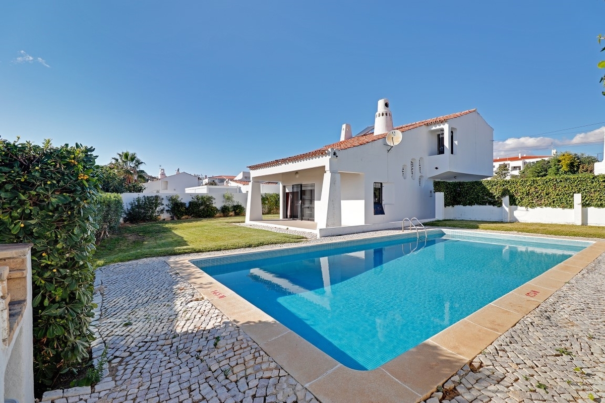 Villa_for_sale_in_Albufeira_LSA13917