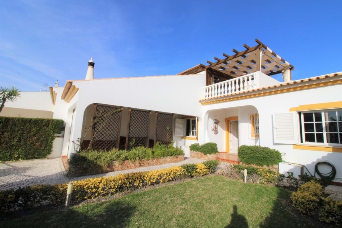 Villa_for_sale_in_Albufeira_LSA13920