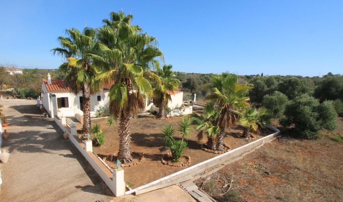 Villa_for_sale_in_Alcantarilha_LSA13938
