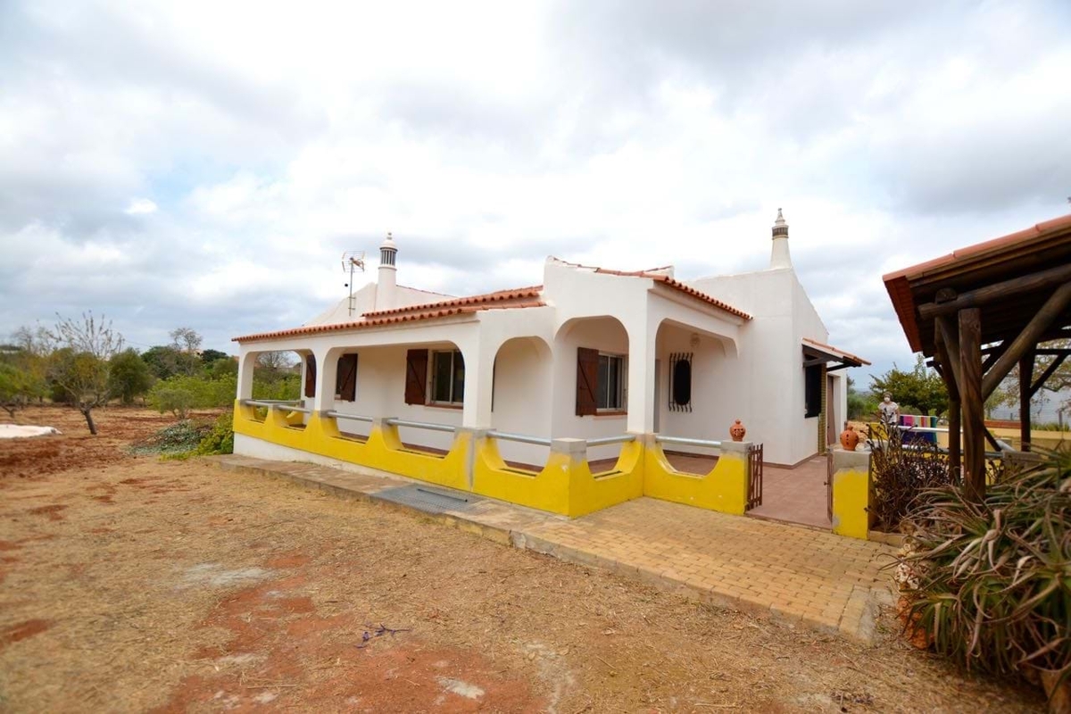 Villa_for_sale_in_Alcantarilha_LSA13939