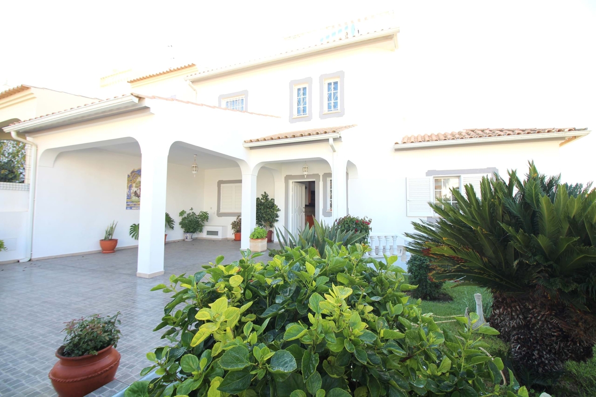 Villa_for_sale_in_Albufeira_LSA13996