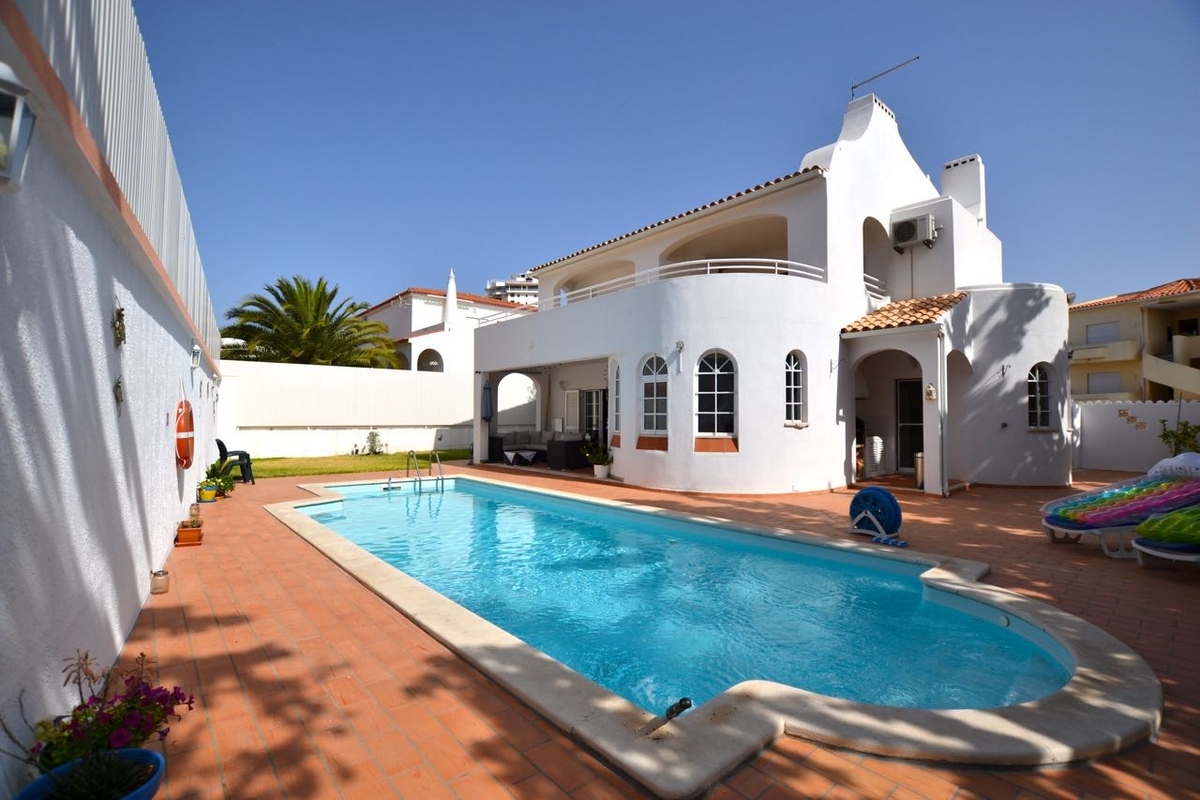 Villa_for_sale_in_Albufeira_LSA14019