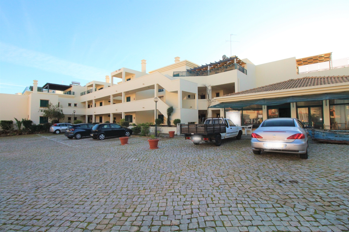 Commercial_for_sale_in_Olhos de Agua_LSA14075