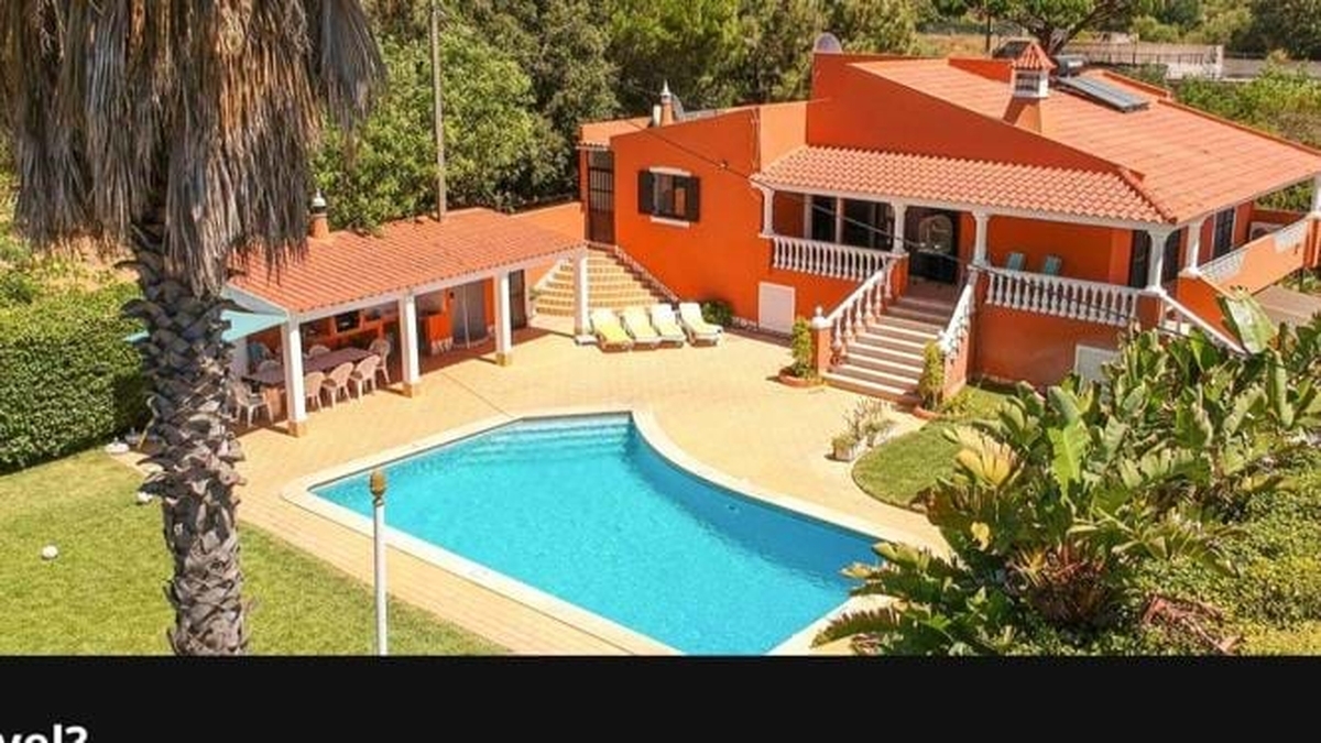 Villa_for_sale_in_Quarteira_LSA14108