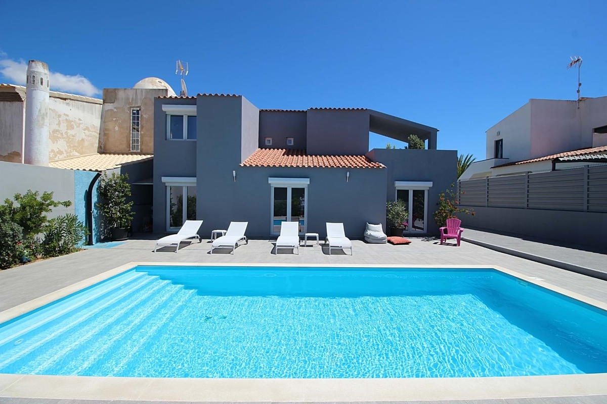 Villa_for_sale_in_Albufeira_LSA14114
