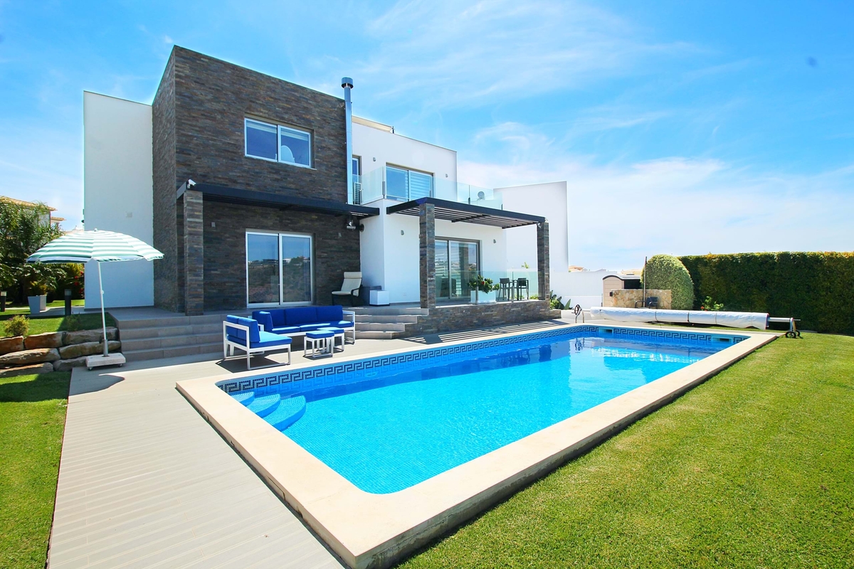 Villa_for_sale_in_Albufeira_LSA14148