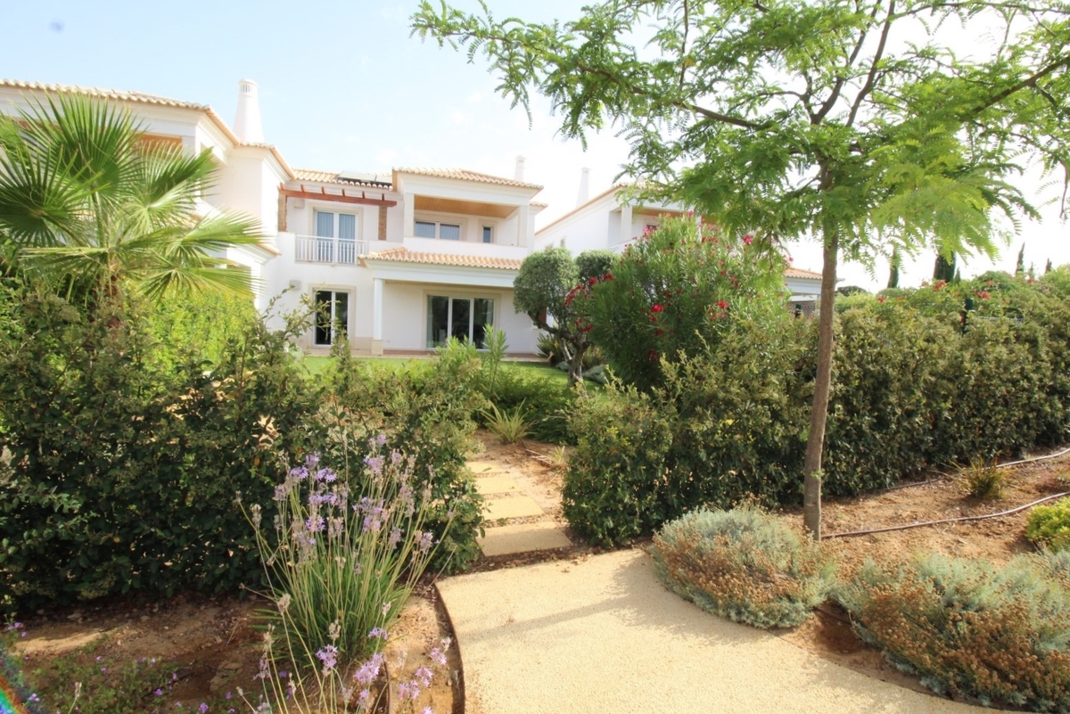 Villa_for_sale_in_Vilamoura_LSA14193