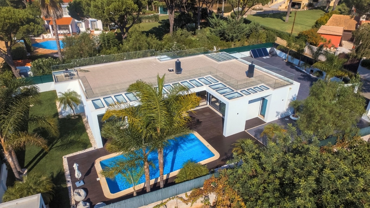Villa_for_sale_in_Vilamoura_LSA14195