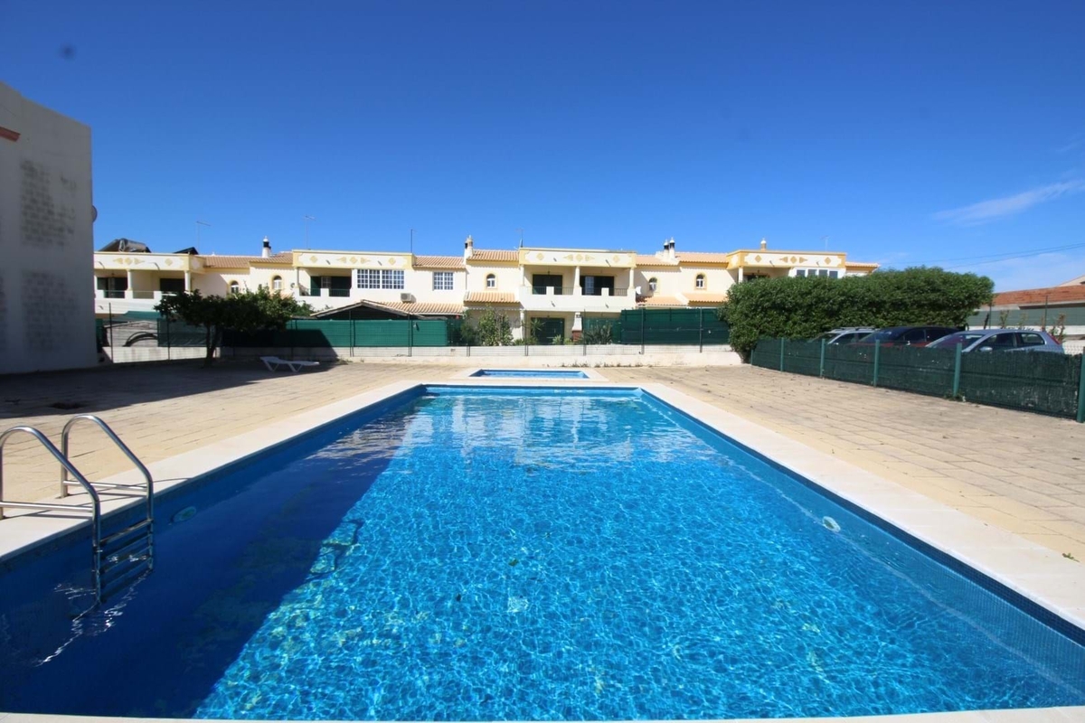 Apartment_for_sale_in_Ferreiras_LSA14235