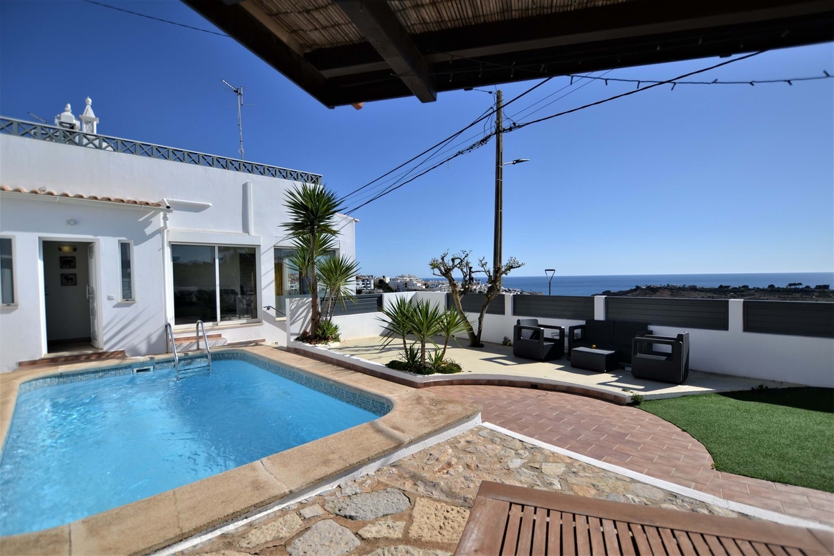Villa_for_sale_in_Albufeira_LSA14244