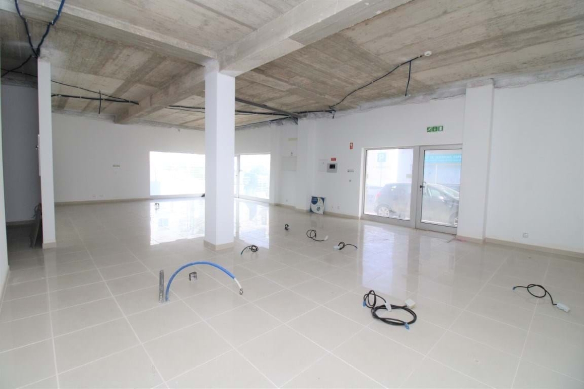 Commercial_for_sale_in_Albufeira_LSA14312