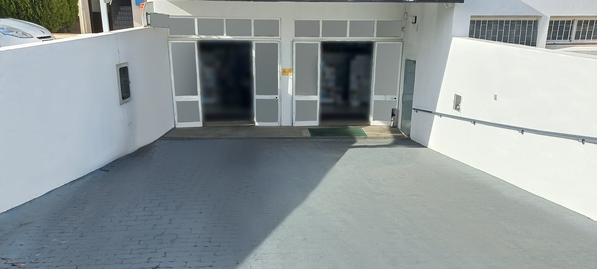 Commercial_for_sale_in_Ferreiras_LSA14316