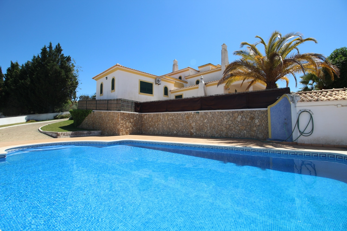 Detached House_for_sale_in_Albufeira_LSA14321