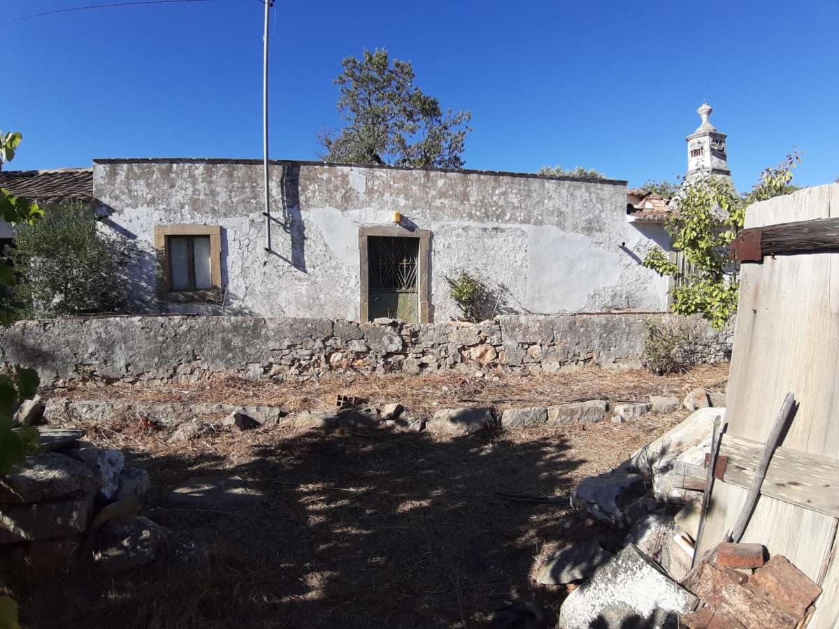 Ruin_for_sale_in_Moncarapacho_SMA14414