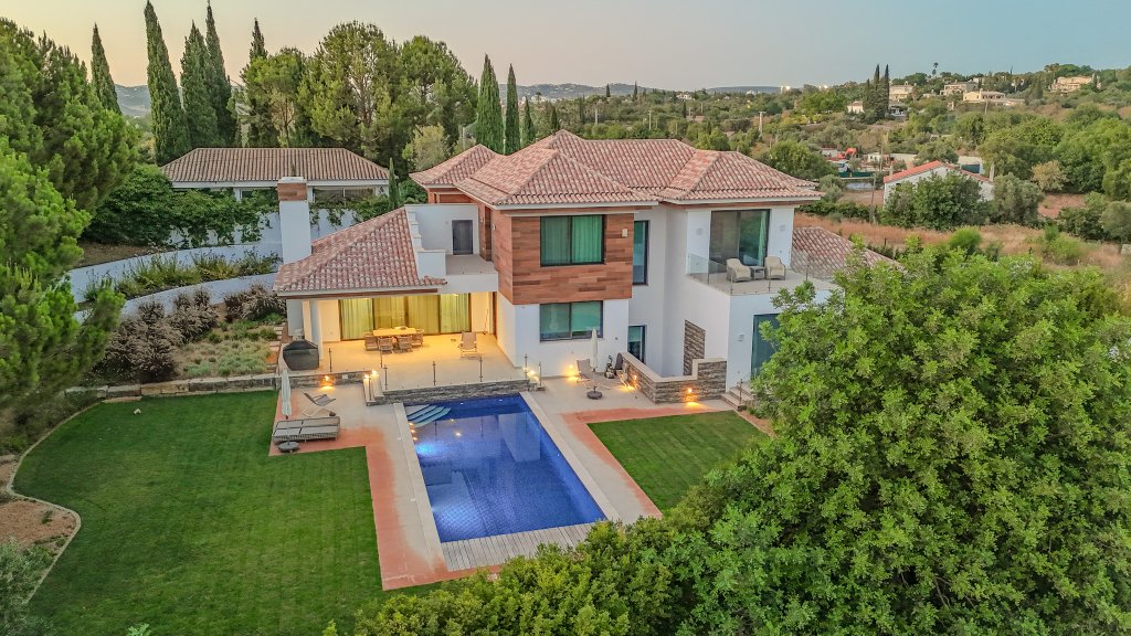 Villa_for_sale_in_Almancil_SMA14486