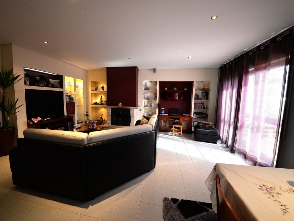 Home_for_sale_in_Espinho_PSE8157